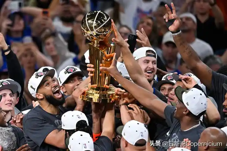NBA交易市场暗流涌动:尼克斯夺冠游行引爆巨星加盟传闻